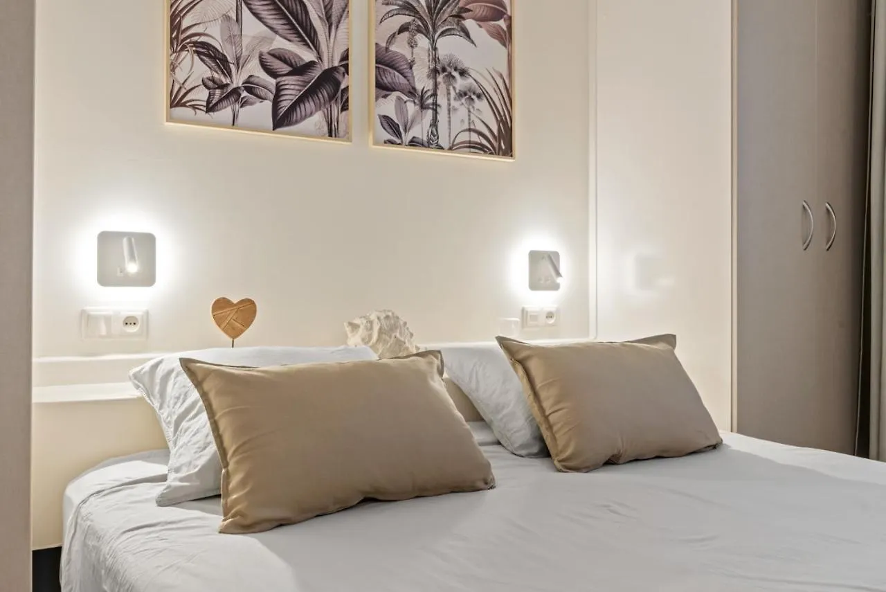 Frontline Beach Apartment Miraflores Sitio de Calahonda