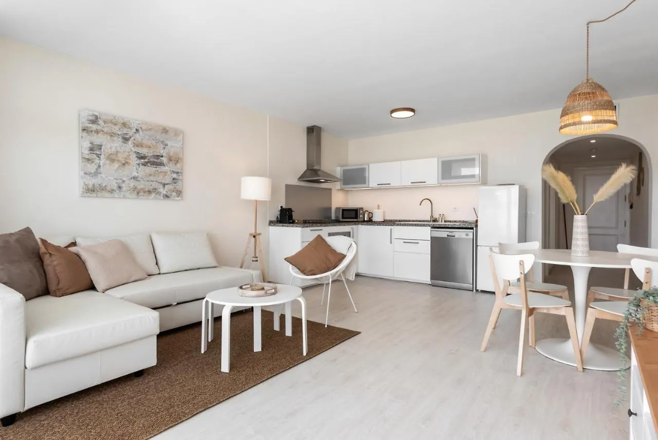 Frontline Beach Apartment Miraflores Sitio de Calahonda