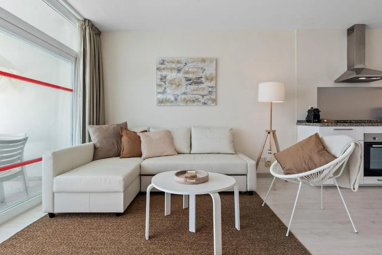 Frontline Beach Apartment Miraflores Sitio de Calahonda إسبانيا