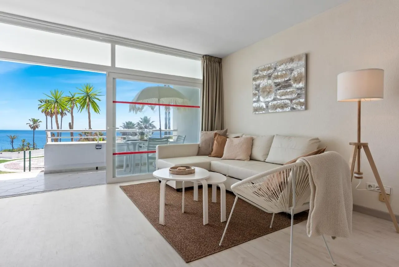 Frontline Beach Apartment Miraflores Sitio de Calahonda